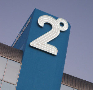 2-degrees-neon-300x289