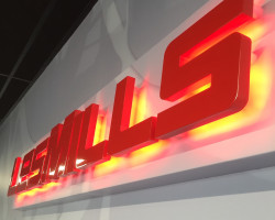 Les Mills backlit logo