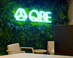 QBE illuminated reception sign